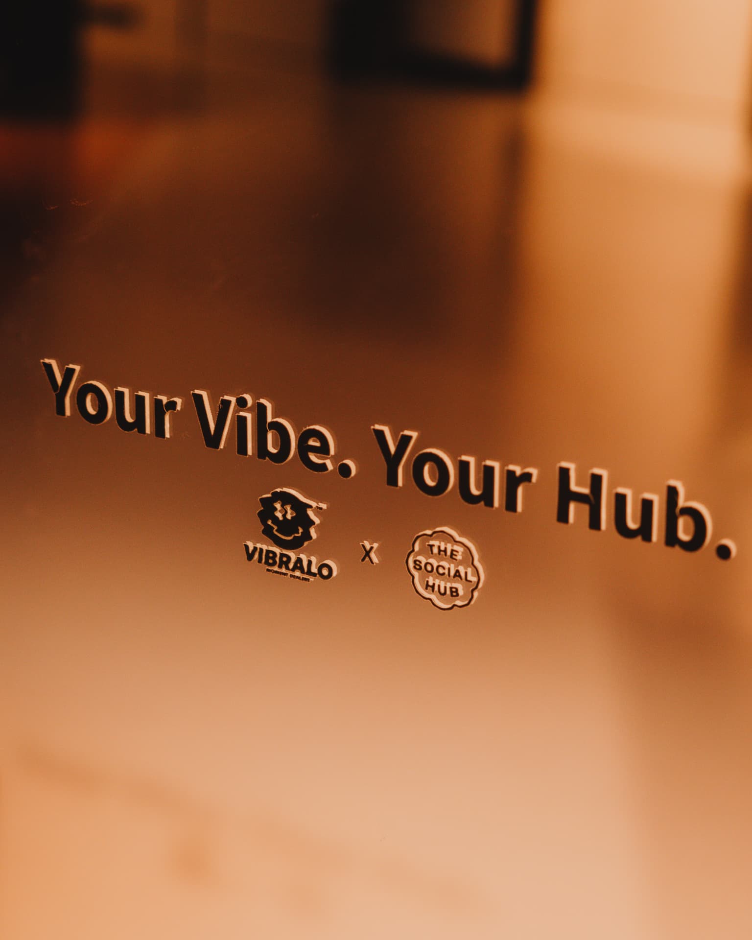The Social Hub · colaboración de marca Your Vibe. Your Hub.